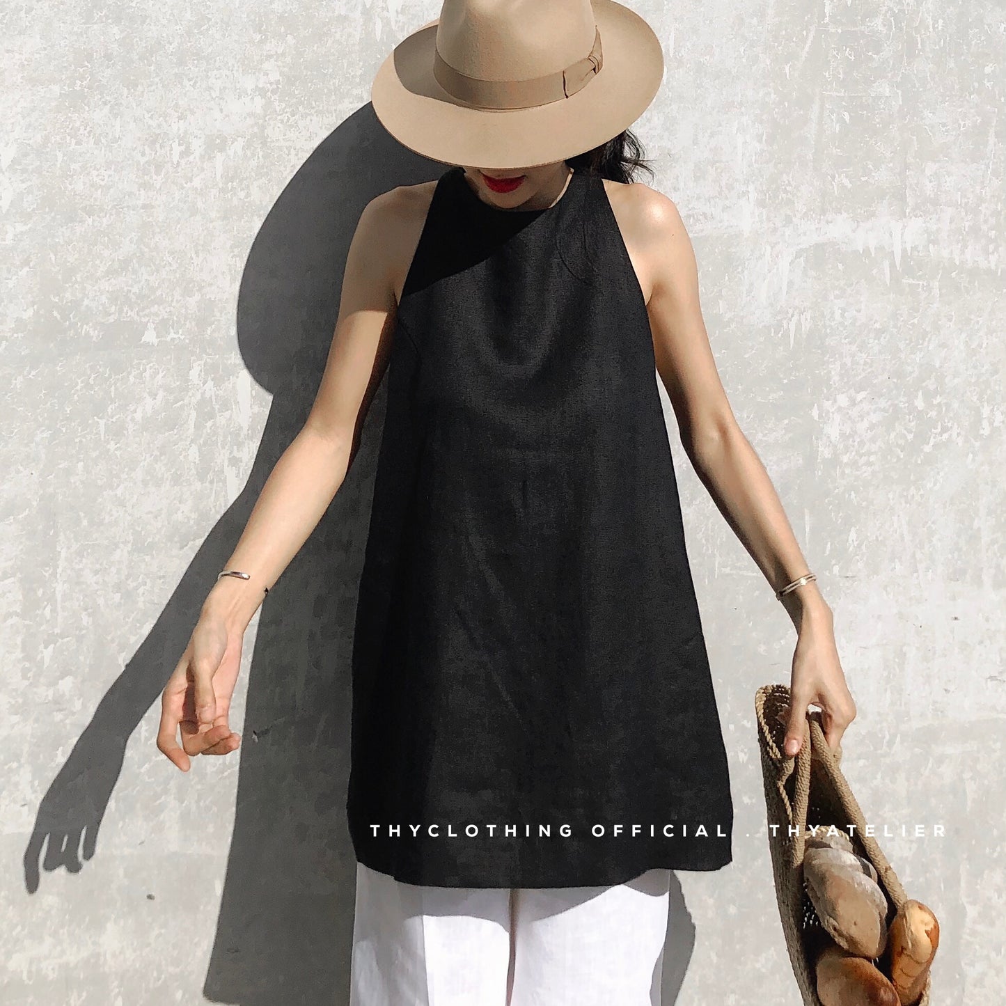 BLACK BIB