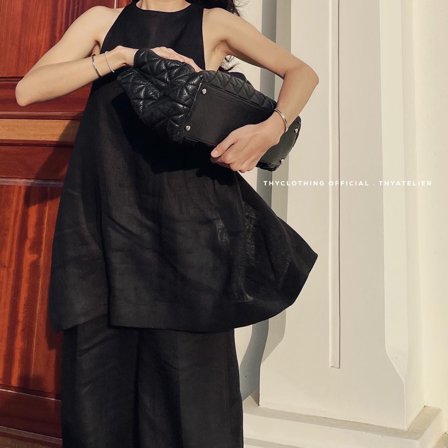 BLACK BIB