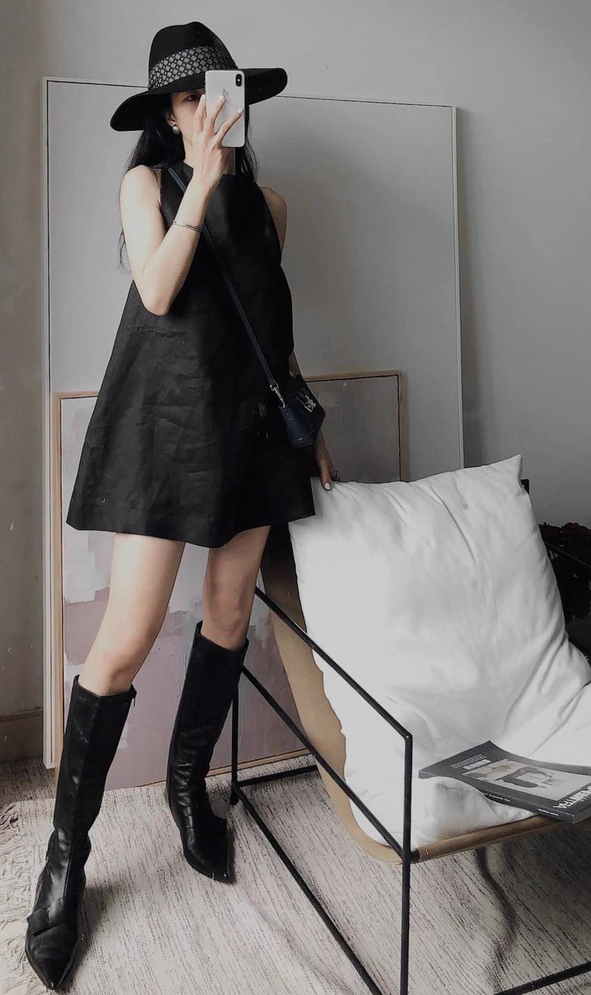 BLACK BIB